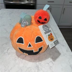 NWT 2023 Hallmark Halloween Glow In The Dark Spin And Sing Pumpkin Plush